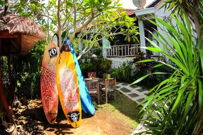 Imagen de los interiores del Hotel Padang Padang Breeze. Foto 18