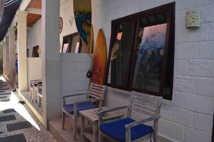 Imagen de los exteriores del Hotel Padang Padang Breeze. Foto 15