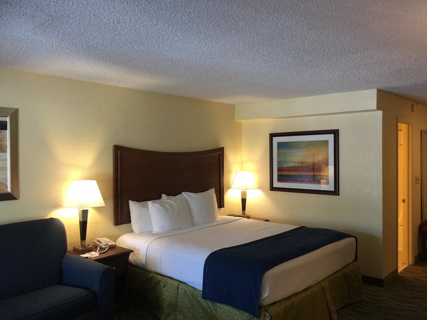 Imagen de la habitación del Hotel PaddleTail Waterfront Lodge, Trademark Collection by Wyndham. Foto 7