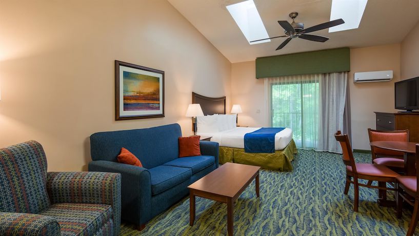 Imagen de la habitación del Hotel PaddleTail Waterfront Lodge, Trademark Collection by Wyndham. Foto 12