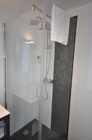 Imagen de la habitación del Hotel Padja and Spa, The Originals Boutique. Foto 7