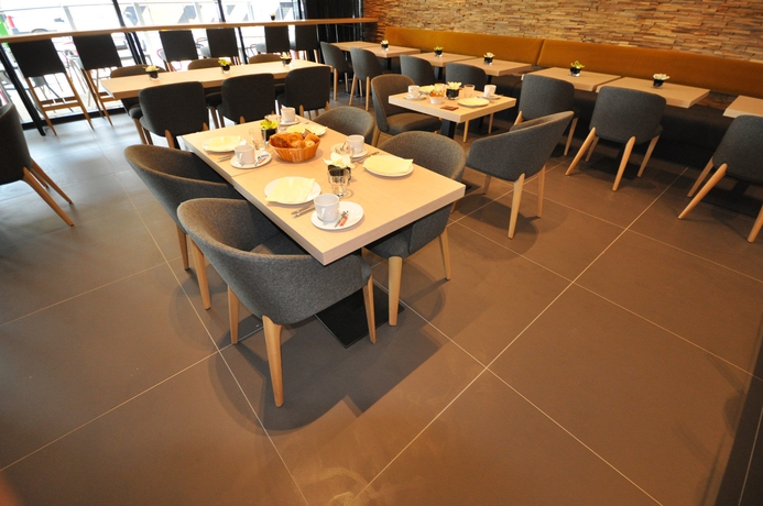 Imagen del bar/restaurante del Hotel Padja and Spa, The Originals Boutique. Foto 4