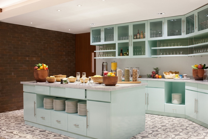 Imagen del bar/restaurante del Hotel Padma Resort Legian - Chse Certified. Foto 3