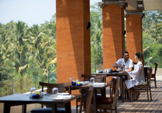 Imagen del bar/restaurante del Hotel Padma Resort Ubud. Foto 3