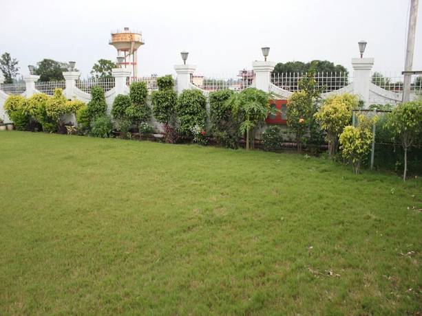Imagen de los exteriores del Hotel Padmini Palace, Bhaniyawala. Foto 16