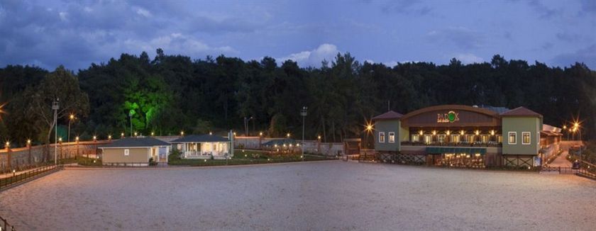 Imagen de los exteriores del Hotel Padok Premium and Stables. Foto 10