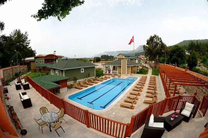 Imagen de la piscina del Hotel Padok Premium and Stables. Foto 14
