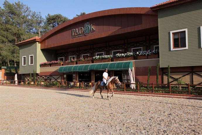 Imagen general del Hotel Padok Premium and Stables. Foto 3