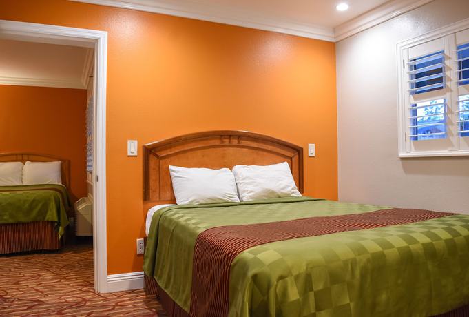 Imagen de la habitación del Hotel Padre Oaks. Foto 15