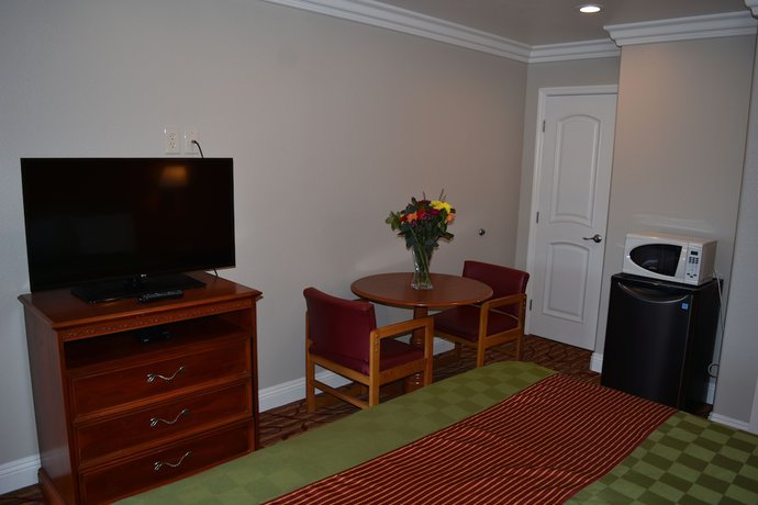 Imagen de la habitación del Hotel Padre Oaks. Foto 16