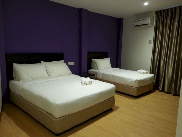 Imagen de la habitación del Hotel Padungan. Foto 8