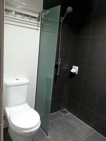 Imagen de la habitación del Hotel Padungan. Foto 10