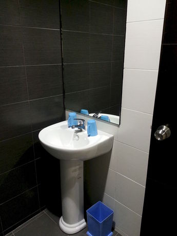 Imagen de la habitación del Hotel Padungan. Foto 11