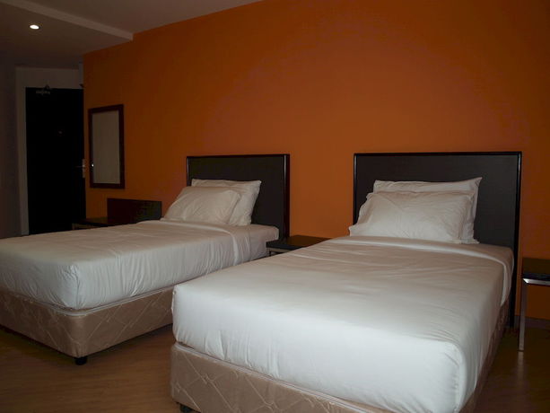 Imagen de la habitación del Hotel Padungan. Foto 15