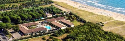 Imagen general del Hotel Paestum Inn Beach Resort. Foto 7