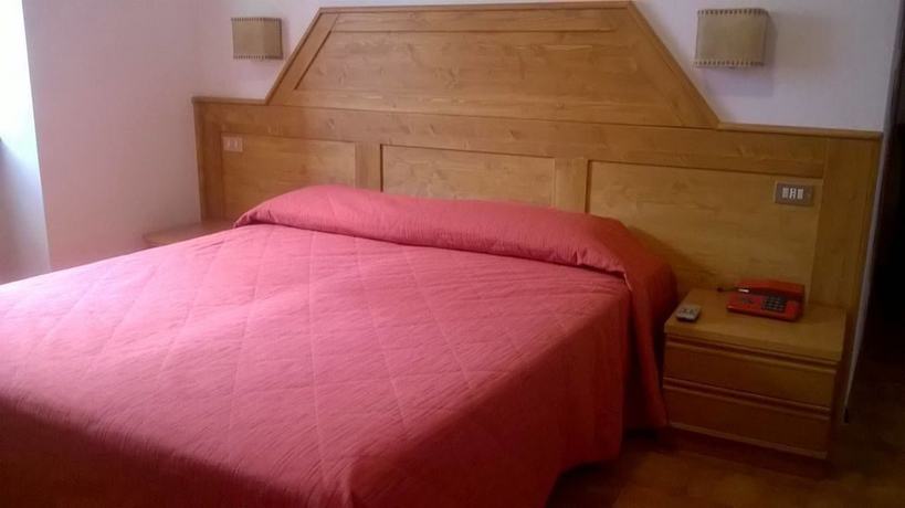 Imagen de la habitación del Hotel Paganella di Molveno. Foto 12