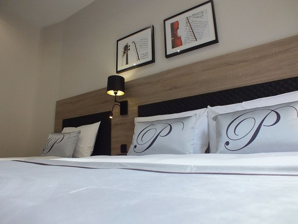 Imagen de la habitación del Hotel Paganini, Niza. Foto 14