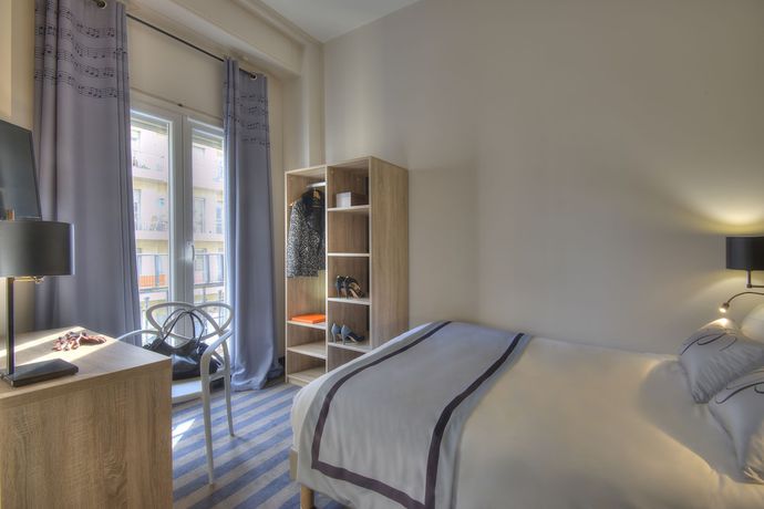 Imagen de la habitación del Hotel Paganini, Niza. Foto 15