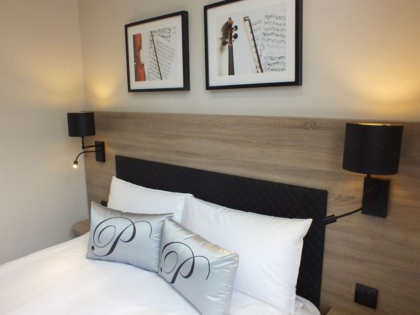 Imagen de la habitación del Hotel Paganini, Niza. Foto 16