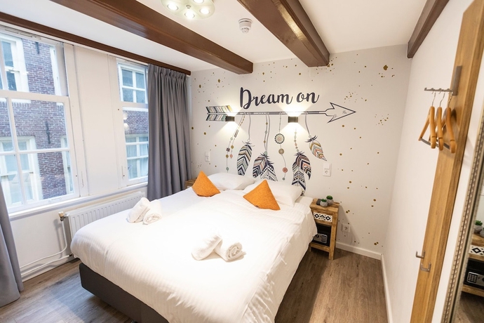 Imagen de la habitación del Hotel Pagi. Foto 17