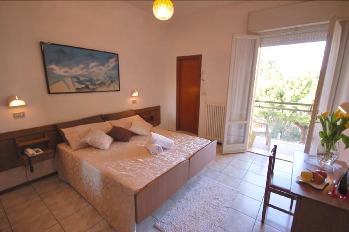 Imagen de la habitación del Hotel Paglierani. Foto 8