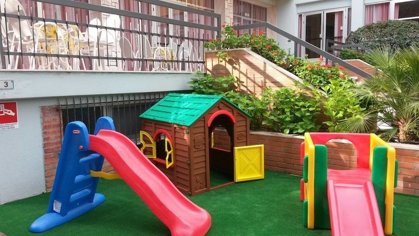 Imagen de los exteriores del Hotel Paglierani. Foto 15