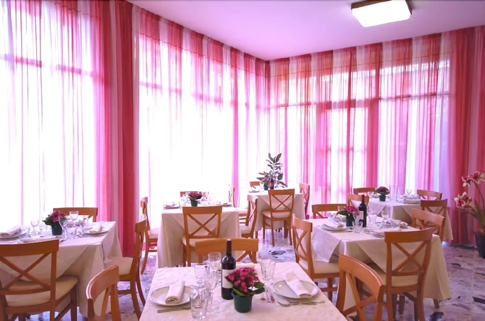 Imagen del bar/restaurante del Hotel Paglierani. Foto 3