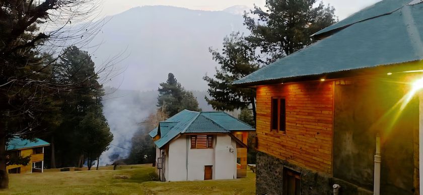 Imagen general del Hotel Pahalgam Woods. Foto 1