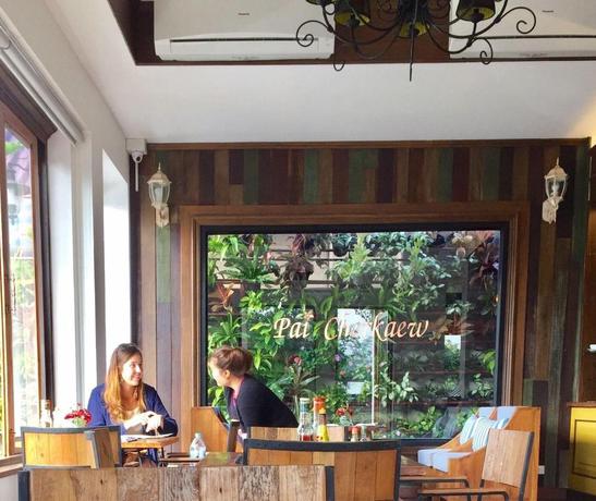 Imagen del bar/restaurante del Hotel Pai Cherkaew Boutique House. Foto 8