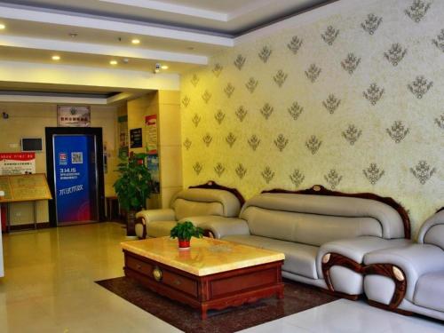 Imagen general del Hotel Pai Hezhou Lingfeng Plaza. Foto 4