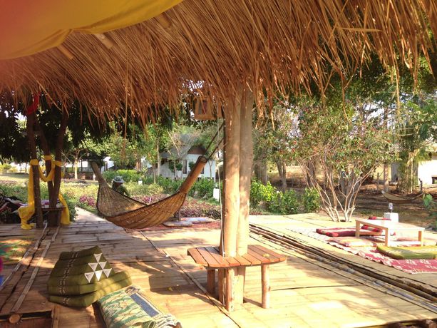 Imagen de los exteriores del Hotel Pai Tara Resort. Foto 12