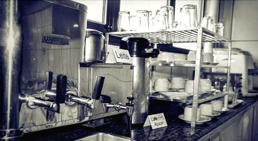 Imagen del bar/restaurante del Hotel Pais e Filhos. Foto 4