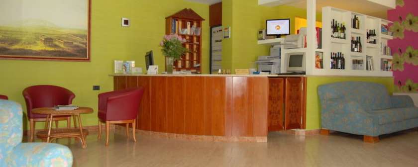 Imagen de los interiores del Hotel Paistos. Foto 19