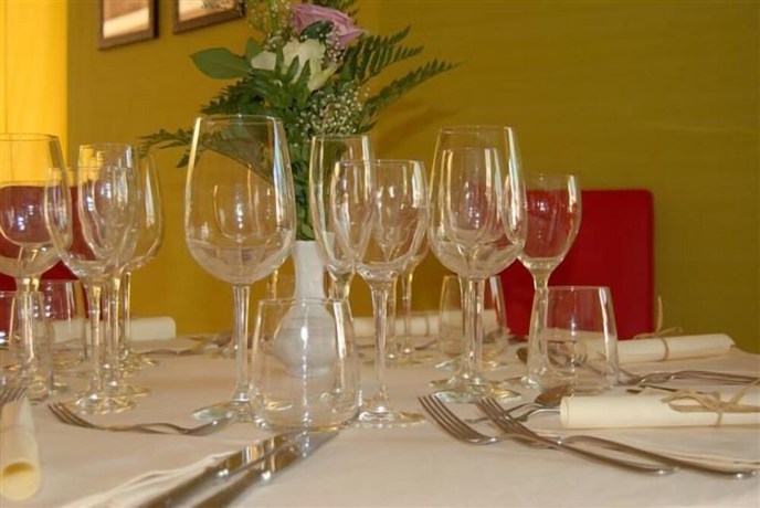 Imagen del bar/restaurante del Hotel Paistos. Foto 2