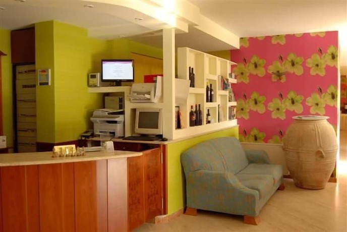 Imagen de los interiores del Hotel Paistos. Foto 20