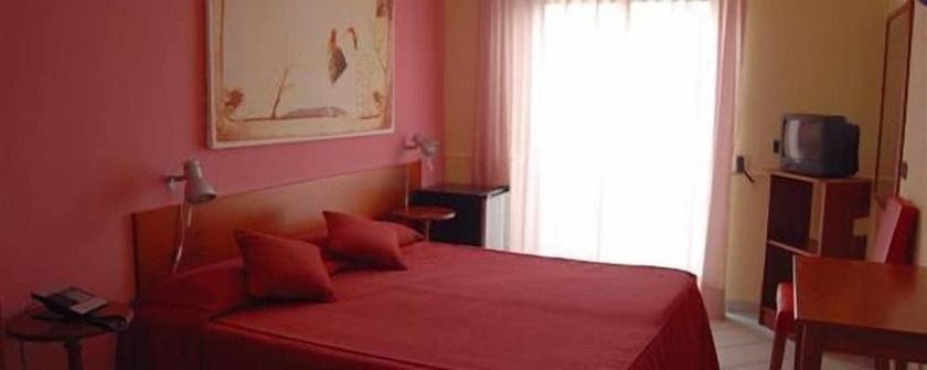 Imagen de la habitación del Hotel Paistos. Foto 16