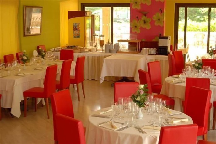 Imagen del bar/restaurante del Hotel Paistos. Foto 6