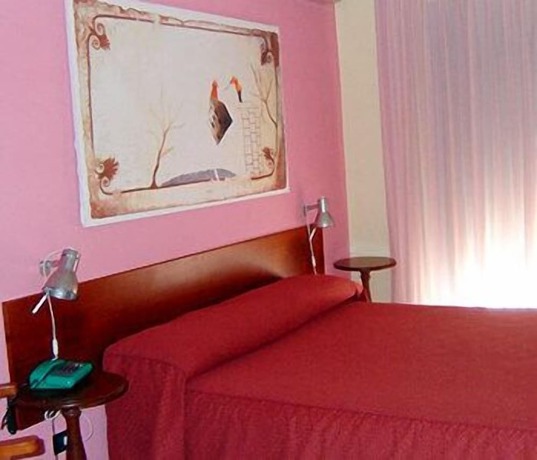 Imagen de la habitación del Hotel Paistos. Foto 18