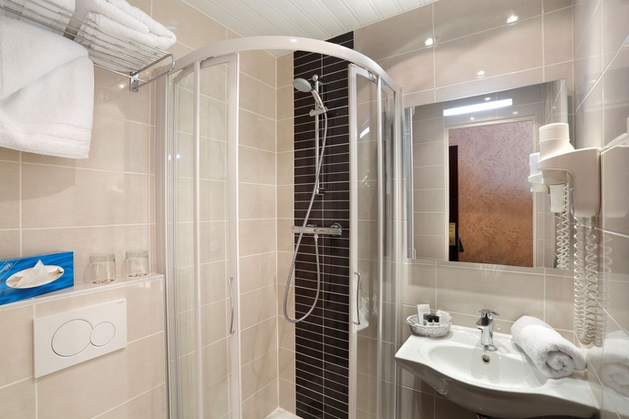 Imagen de la habitación del Hotel Paix Republique. Foto 14