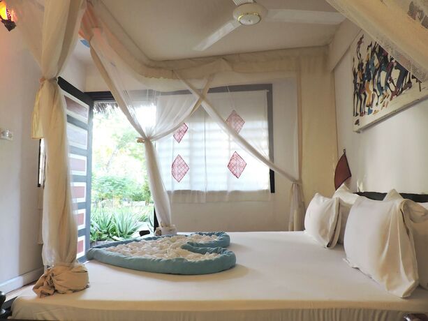 Imagen de la habitación del Hotel Paje By Night. Foto 13