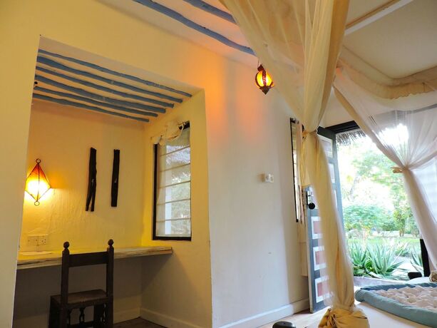 Imagen de la habitación del Hotel Paje By Night. Foto 17