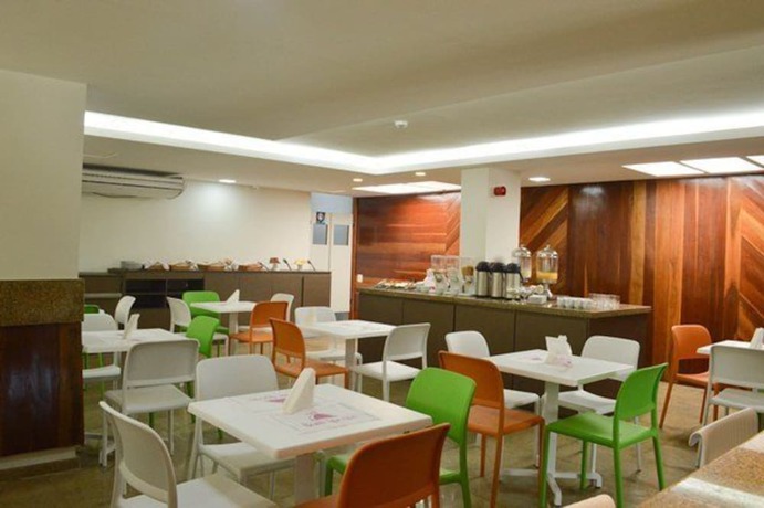 Imagen del bar/restaurante del Hotel Paju&ccedil;ara Express. Foto 2