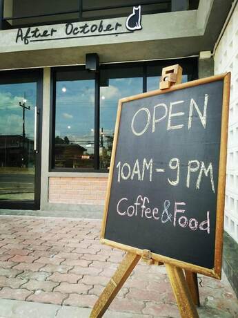 Imagen del bar/restaurante del Hotel Pakarang Resort. Foto 19