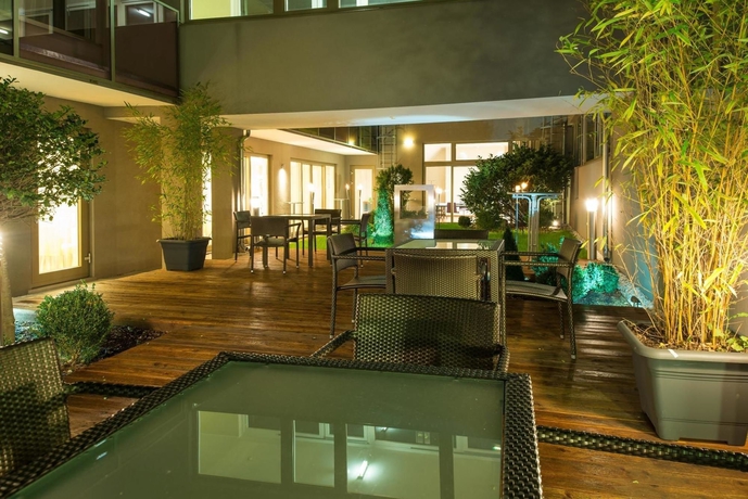 Imagen de los exteriores del Hotel Pakat Suites. Foto 12