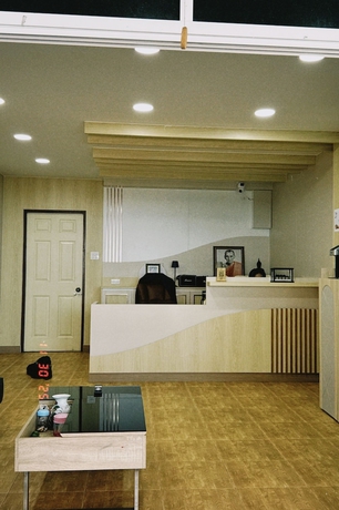 Imagen de los interiores del Hotel Pakkan hotel Kanchanaburi. Foto 16