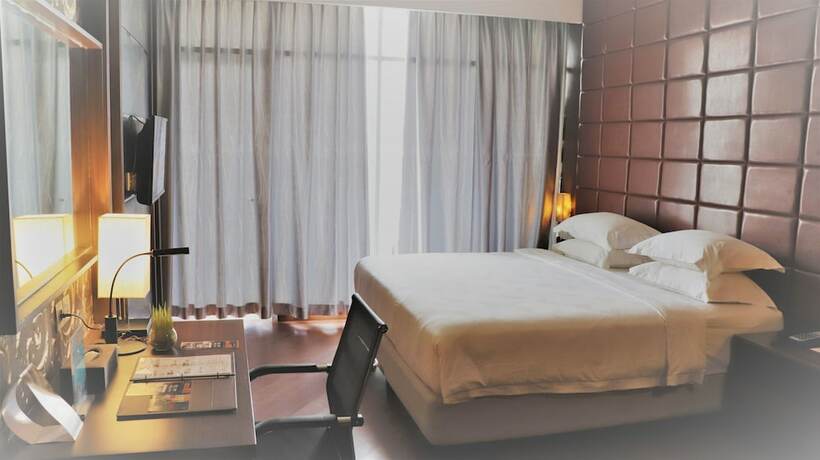 Imagen de la habitación del Hotel Pakons Prime. Foto 18