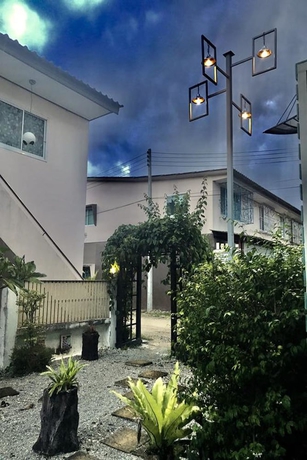 Imagen de los exteriores del Hotel Paksina Resort. Foto 11