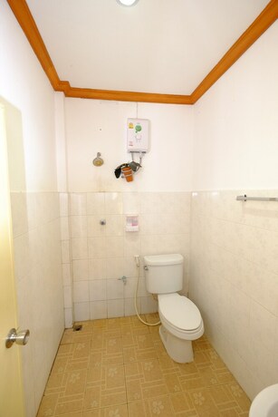 Imagen de la habitación del Hotel Paktraporn Resort. Foto 26