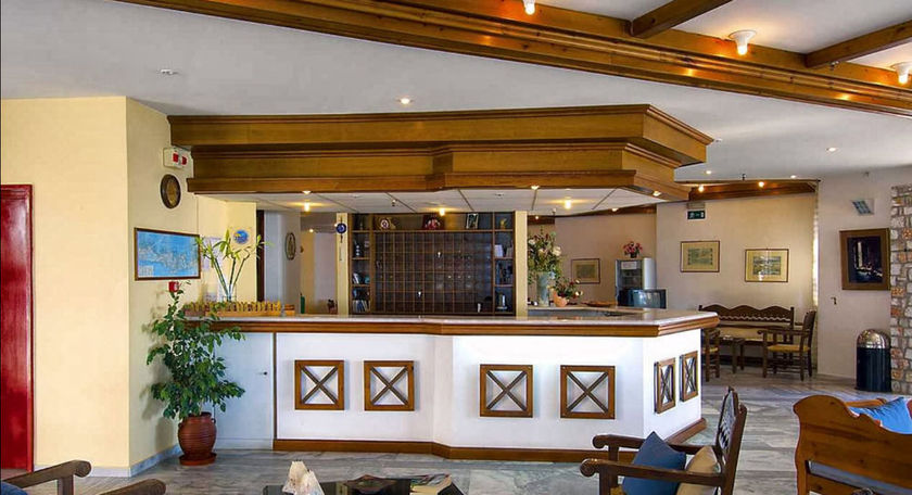 Imagen del bar/restaurante del Hotel Pal Beach, Creta. Foto 5