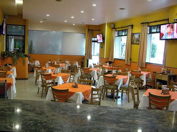 Imagen del bar/restaurante del Hotel Pal. Foto 11